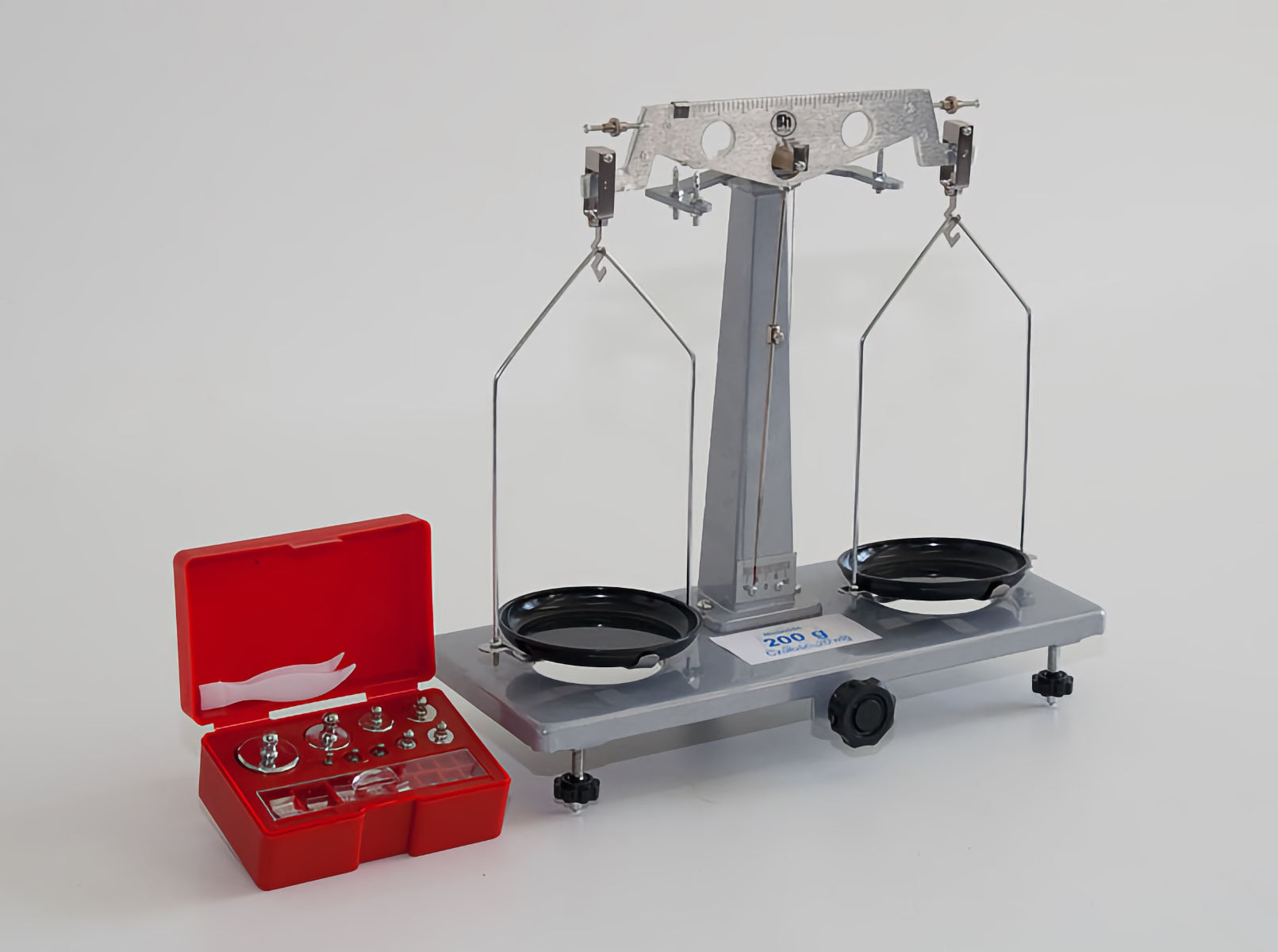 Balanta scolara cu brate egale